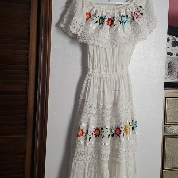 Hand made dress From  Mexico . - Picture 1 of 8
